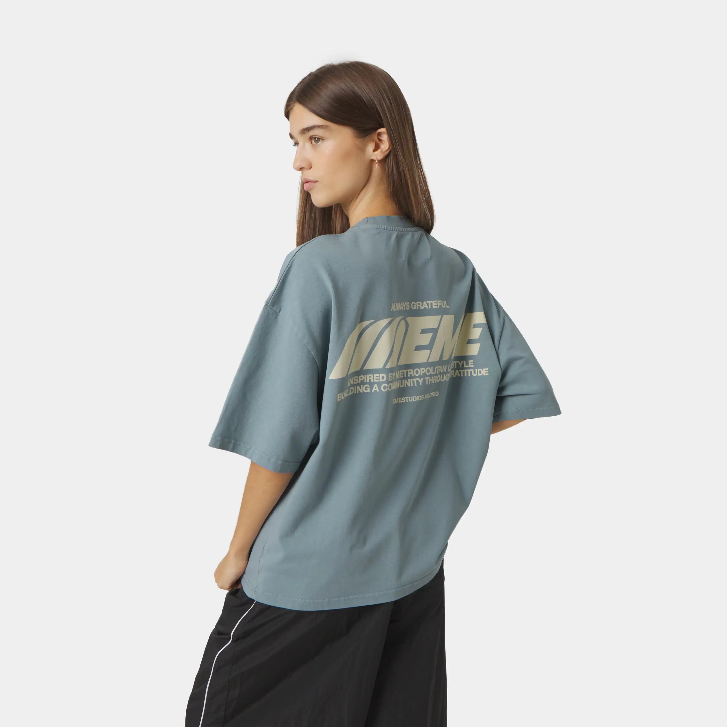 Zephyr Capri Oversized Tee
