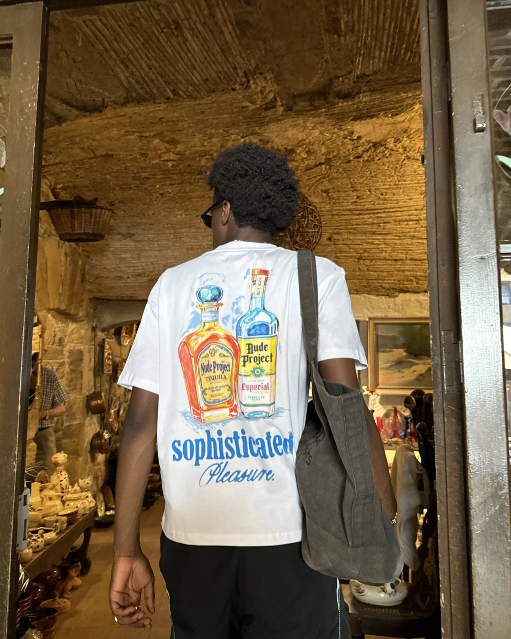 Camiseta Pleasures Blanca