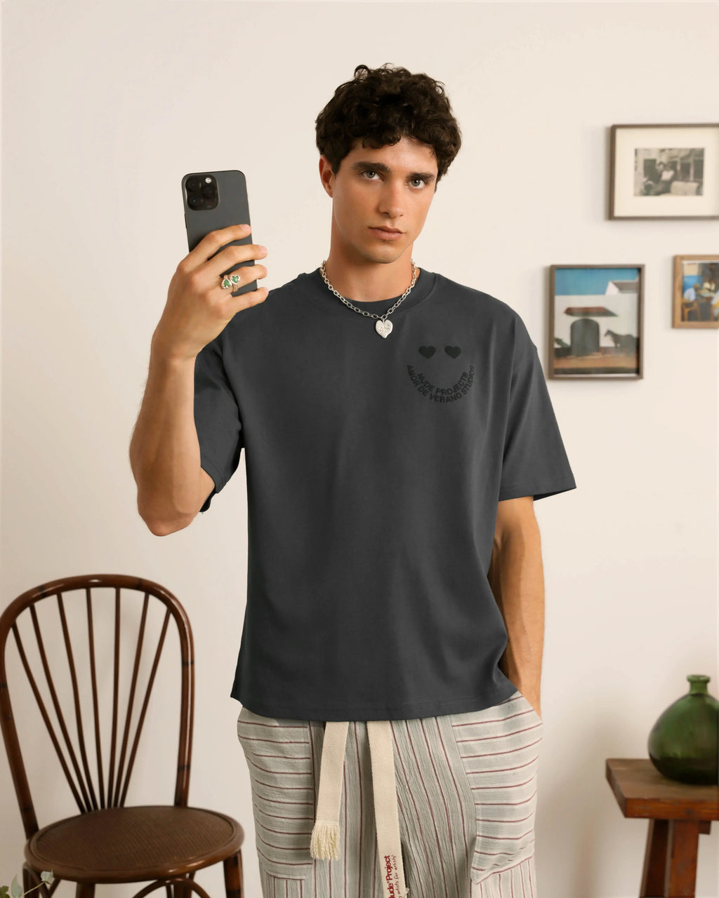 Camiseta Happy Gris Oscuro