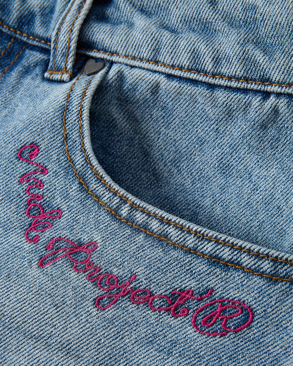 Pantalón Corto Denim Flowers