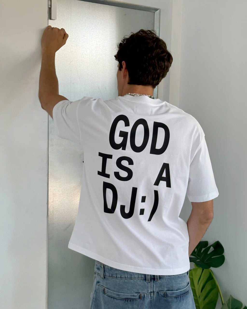 Camiseta God is a DJ Blanca