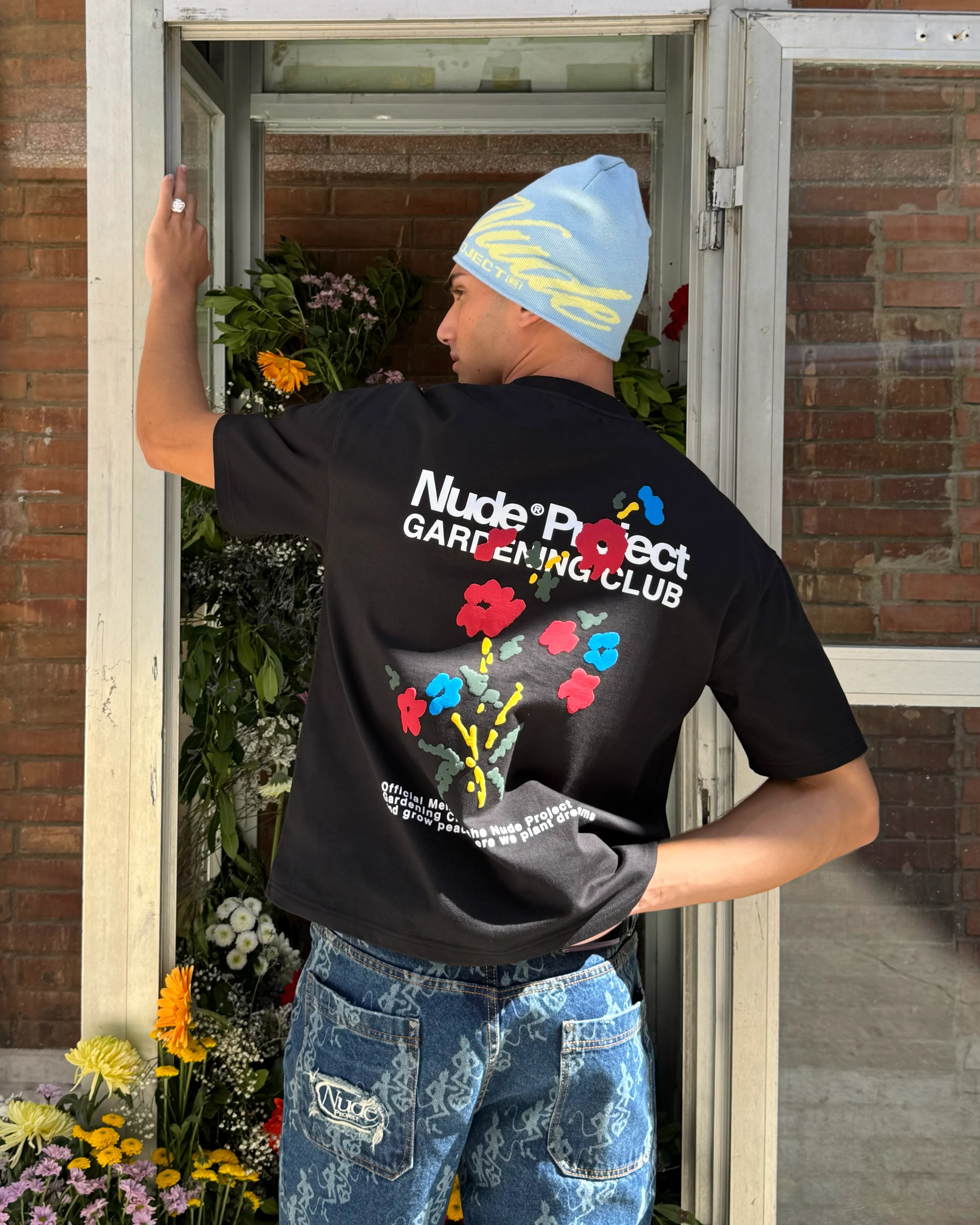 Camiseta Floreta Negra