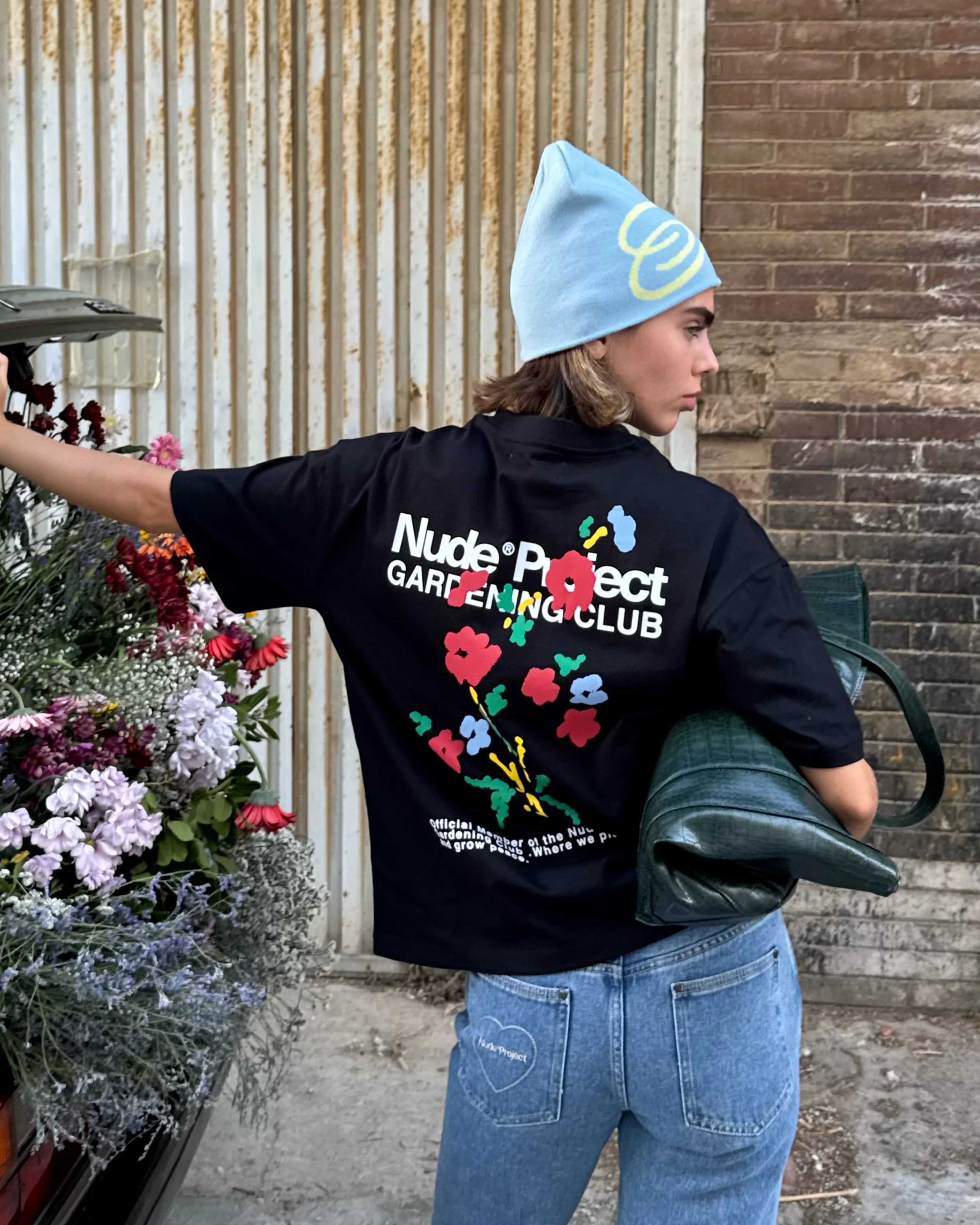 Camiseta Floreta Negra