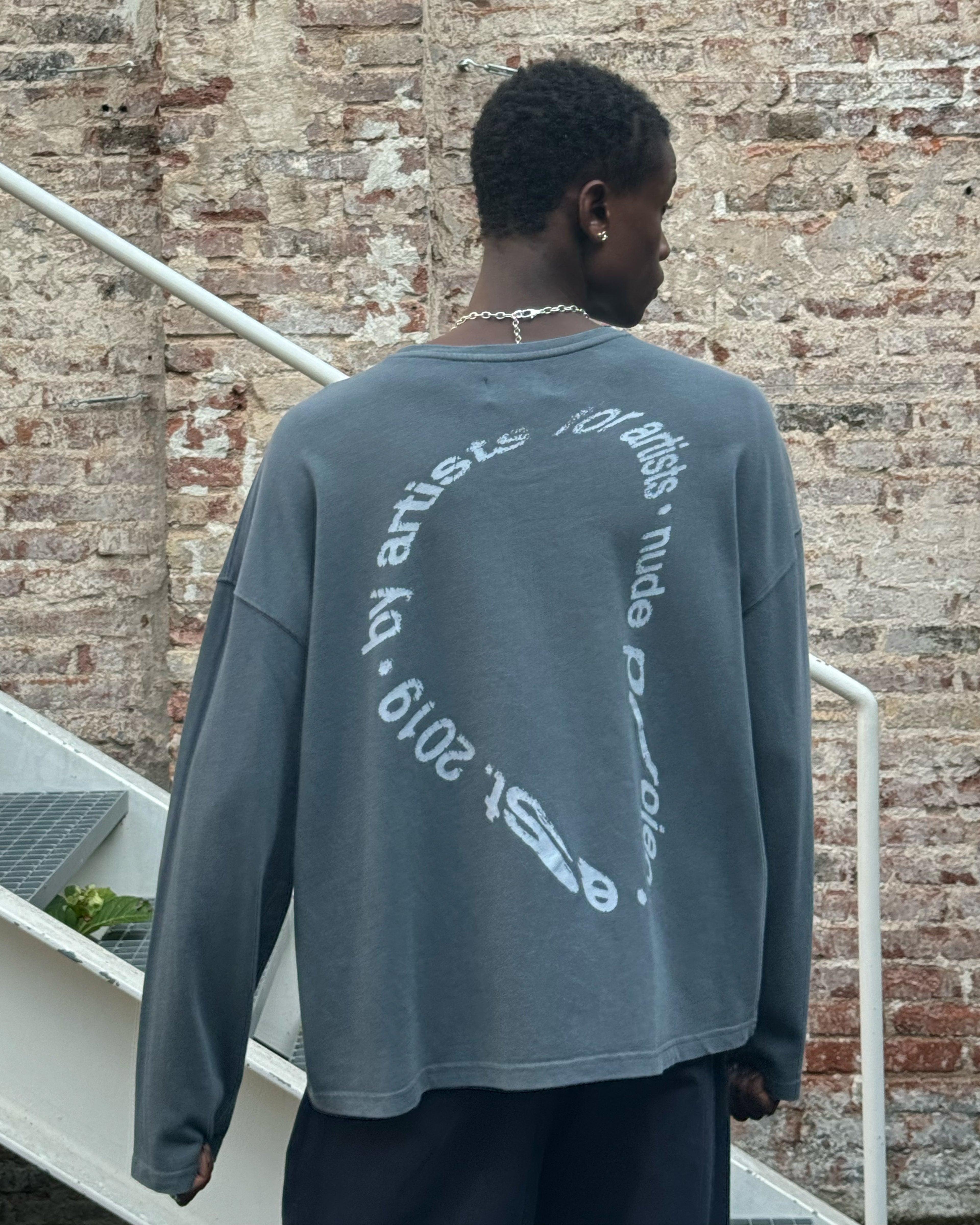 Camiseta Manga Larga Gallery Gris Oscuro